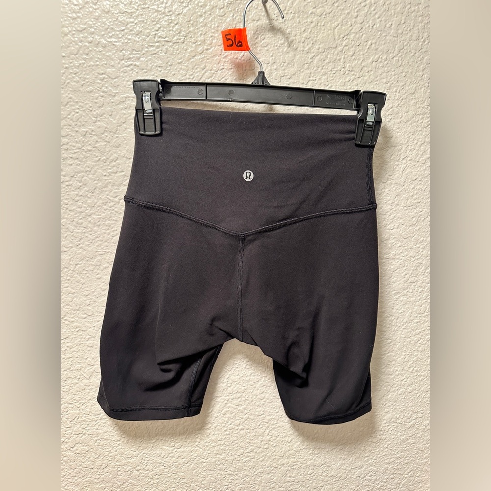 Lululemon high rise shorts size 4 A56